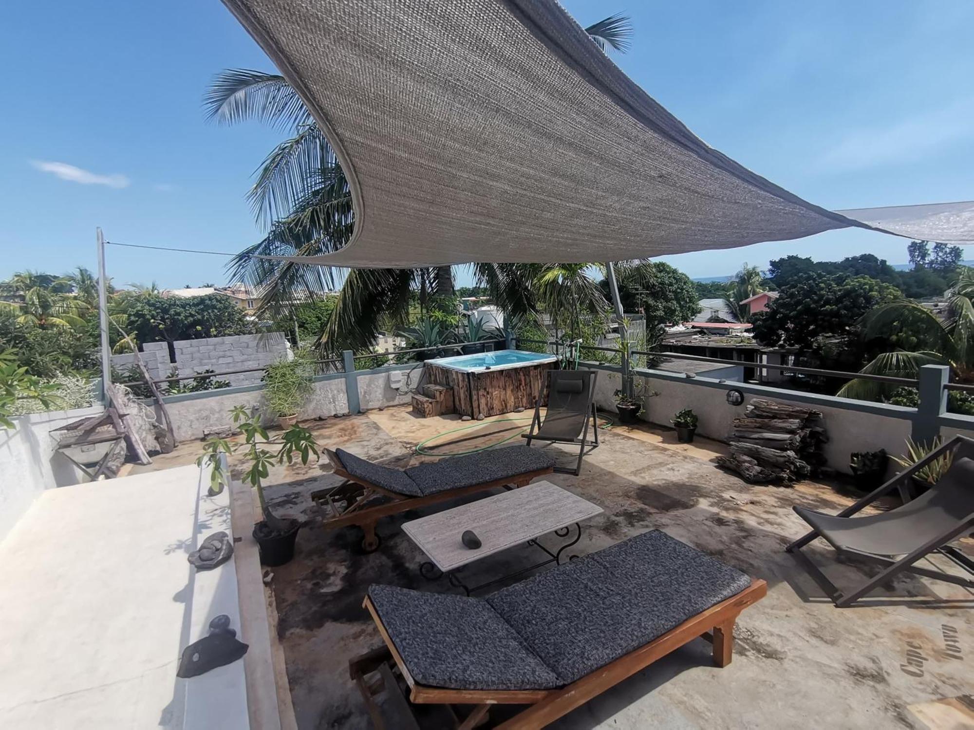 Modern Apartment/3Bedrooms/2Bathrooms/Rooftop/Jacuzzi Pointe aux Sable Ngoại thất bức ảnh