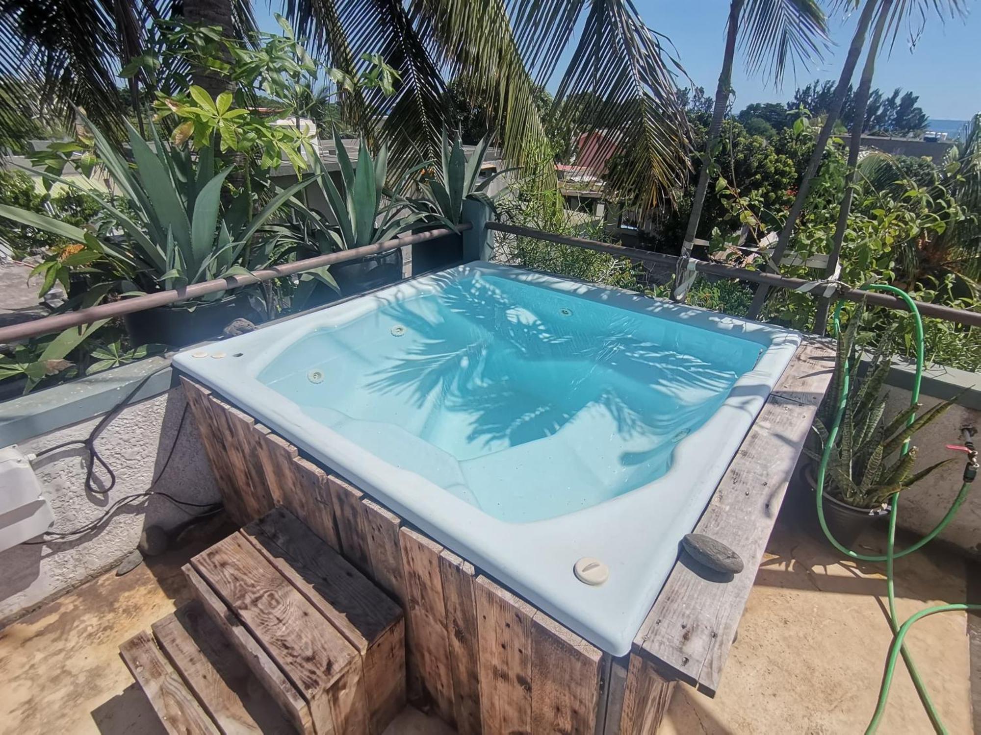 Modern Apartment/3Bedrooms/2Bathrooms/Rooftop/Jacuzzi Pointe aux Sable Ngoại thất bức ảnh